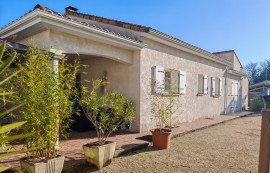 Vente
Maison de 140m2- 3 chambres- Piscine- Garage-
