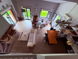 
                                                                                        Vente
                                                                                         Maison de 170m2; 4 chambres avec dépendances et garages 3780m2 de terrain