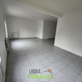 
                                                                                        Vente
                                                                                         Maison de 2015 avec 3 belles chambr