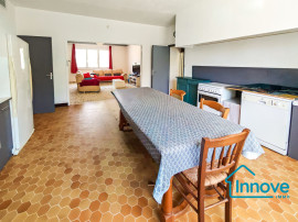 
                                                                                        Vente
                                                                                         Maison de 280 m², avec deux logements communicants
