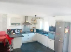 
                                                                                        Location
                                                                                         Maison de 5 pièces secteur très calme