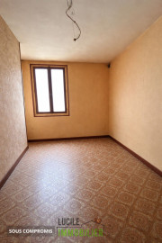 
                                                                                        Vente
                                                                                         Maison de 50m² à renover