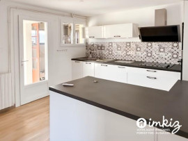 
                                                                                        Vente
                                                                                         Maison de campagne de 7 pièces et hangar