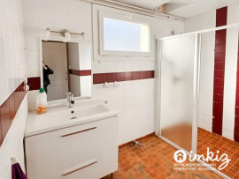 
                                                                                        Vente
                                                                                         Maison de campagne de 7 pièces et hangar