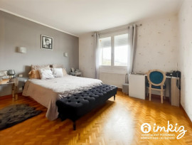 
                                                                                        Vente
                                                                                         Maison de caractère 8 pièces 180 m2 1050m2 terrain