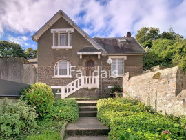 
                                                                                        Vente
                                                                                         MAISON DE CARACTERE AVEC DEPENDANCE PROCHE COMMERCES