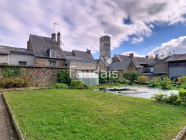 
                                                                                        Vente
                                                                                         MAISON DE CARACTERE AVEC DEPENDANCE PROCHE COMMERCES