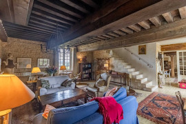 
                                                                                        Vente
                                                                                         Maison de caractère avec gîte, garage et jardin 