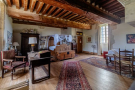 
                                                                                        Vente
                                                                                         Maison de caractère avec gîte, garage et jardin 