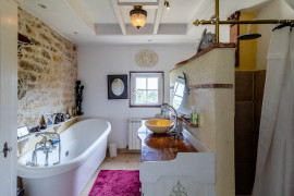 
                                                                                        Vente
                                                                                         Maison de caractère avec gîte, garage et jardin 