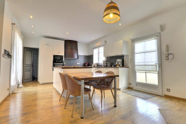 
                                                                                        Vente
                                                                                         Maison de caractère avec salle de réception