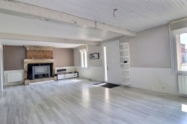 
                                                                                        Vente
                                                                                         Maison de caractère en pierre avec dépendance