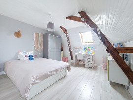 
                                                                                        Vente
                                                                                         Maison de Caractère, Piscine, Dépendance, Garage