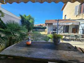 
                                                                                        Vente
                                                                                         Maison de caractère — rénovée, aucun travaux !