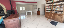 Vente
Maison de charme en pierre, 4 chambres, piscine.