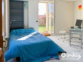 
                                                                                        Vente
                                                                                         Maison de charme proche commerces et transports