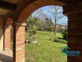 
                                                                                        Vente
                                                                                         Maison de famille à rénover au coeur de Pompignan