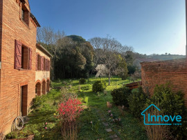 
                                                                                        Vente
                                                                                         Maison de famille à rénover au coeur de Pompignan
