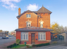 
                                                                                        Vente
                                                                                         Maison de maître, plain-pied, 5 chambres