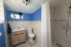 
                                                                                        Vente
                                                                                         Maison de plain-pied, 3ch, studio indépendant, tout à l'égout