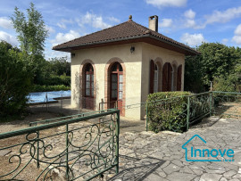
                                                                                        Vente
                                                                                         Maison de plain-pied à proximité des commodités