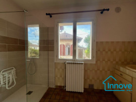 
                                                                                        Vente
                                                                                         Maison de plain-pied à proximité des commodités
