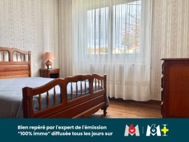 
                                                                                        Vente
                                                                                         Maison de plain-pied à Ragon - avec garage - non mitoyenne - dépendance - grand jardin et véranda.