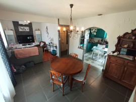 
                                                                                        Vente
                                                                                         Maison de plain pied et sous sol complet