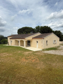 
                                                                                        Vente
                                                                                         Maison de standing ; 5 chambres; Vue dégagée/calme