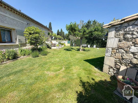 
                                                                                        Vente
                                                                                         Maison de Type 5 sur 1577m2 de jardin.