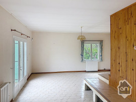 
                                                                                        Vente
                                                                                         Maison de Type 7 avec jardin.