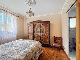 
                                                                                        Vente
                                                                                         Maison de Type 8 avec jardin