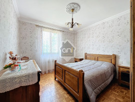 
                                                                                        Vente
                                                                                         Maison de Type 8 avec jardin