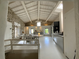 Vente
Maison de vacances rénovée avec grange et accuei
