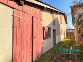 
                                                                                        Vente
                                                                                         Maison de village à rénover au coeur de Pompignan
