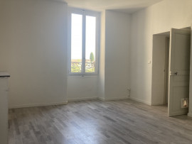 
                                                                                        Vente
                                                                                         maison de village avec terrasse de 50m²