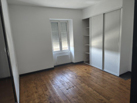 
                                                                                        Location
                                                                                         Maison de ville