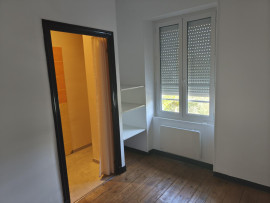 
                                                                                        Location
                                                                                         Maison de ville