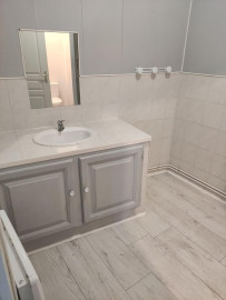 
                                                                                        Location
                                                                                         Maison de ville au coeur de la Rochefoucauld