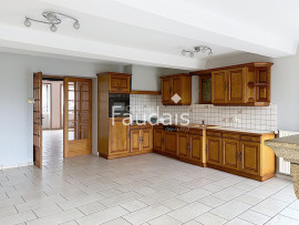 
                                                                                        Vente
                                                                                         Maison de ville avec ascenseur, garage et jardin, à vendre a