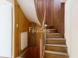 
                                                                                        Vente
                                                                                         Maison de ville avec ascenseur, garage et jardin, à vendre a