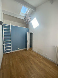 
                                                                                        Vente
                                                                                         Maison de ville avec terrasse et garage