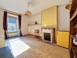 
                                                                                        Vente
                                                                                         Maison de ville    Beau potentiel à rénover