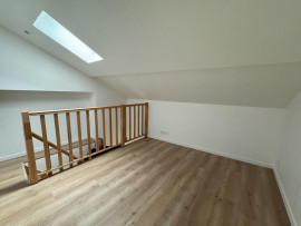 
                                                                                        Location
                                                                                         Maison de ville rénovée - Centre-ville Chamarande