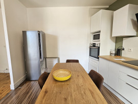 
                                                                                        Location
                                                                                         Maison de ville T4, surface au sol 92.83m² avec jardin. Calme et commodités à proximité.