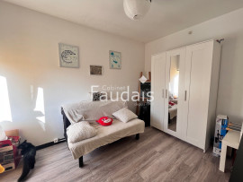 
                                                                                        Vente
                                                                                         MAISON DE VILLE TORIGNY-TRAVAUX RECENTS