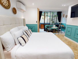 
                                                                                        Vente
                                                                                         Maison D'Hôtes 200m2 - Jardin Public