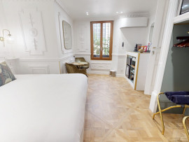 
                                                                                        Vente
                                                                                         Maison D'Hôtes 200m2 - Jardin Public