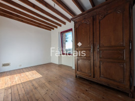 
                                                                                        Vente
                                                                                         Maison en pierre avec grand terrain CONDE SUR VIRE