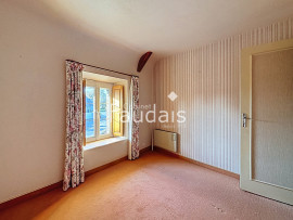 
                                                                                        Vente
                                                                                         Maison en pierre avec potentiel et dépendances   Saint-Georg